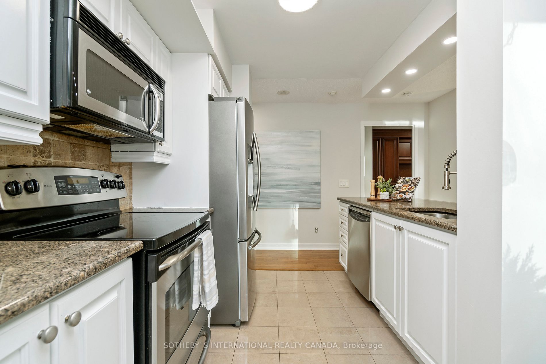 30 Grand Trunk Cres, #2206