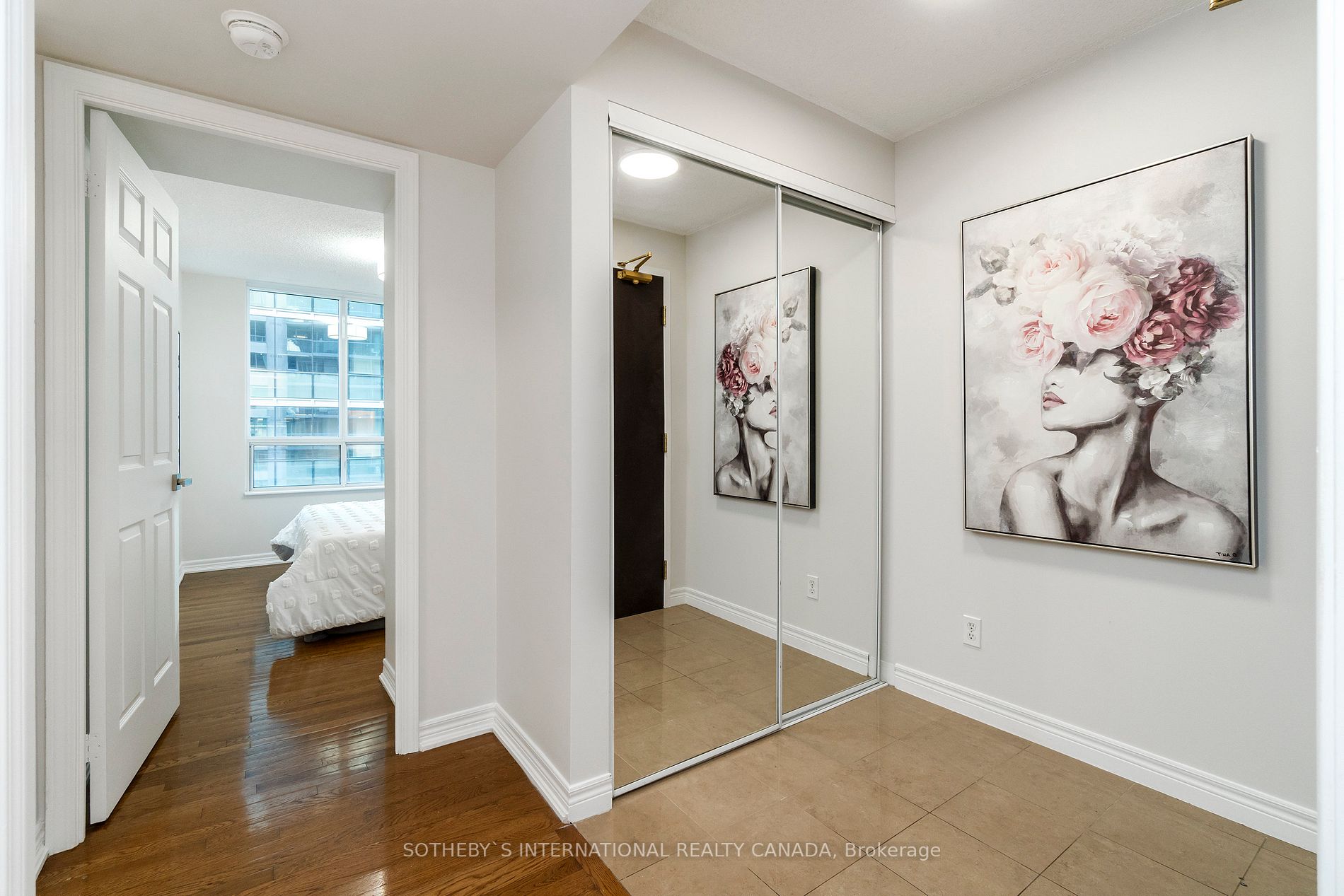 30 Grand Trunk Cres, #2206