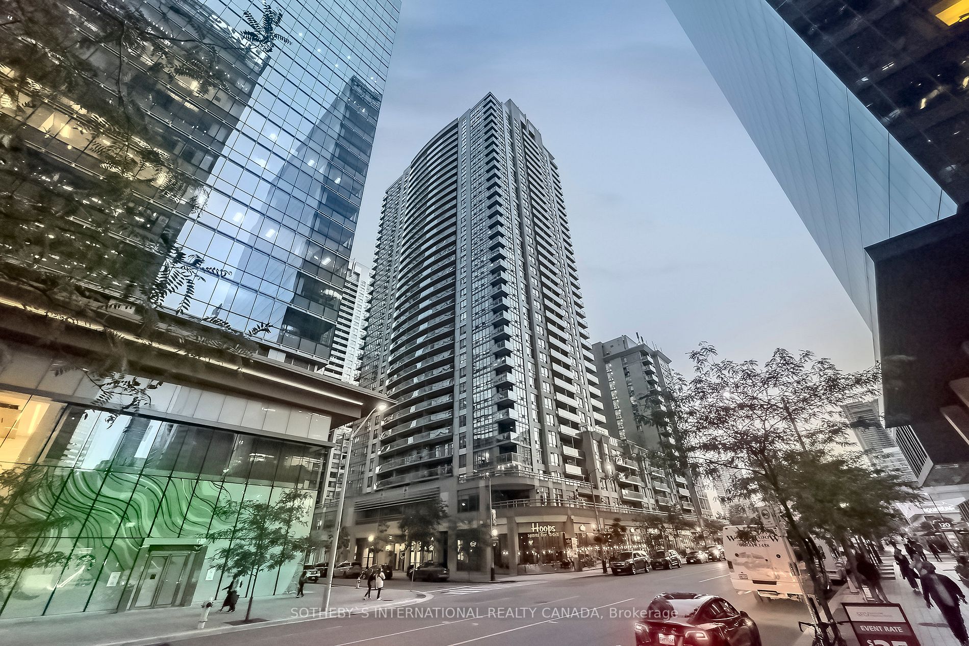 30 Grand Trunk Cres, #2206