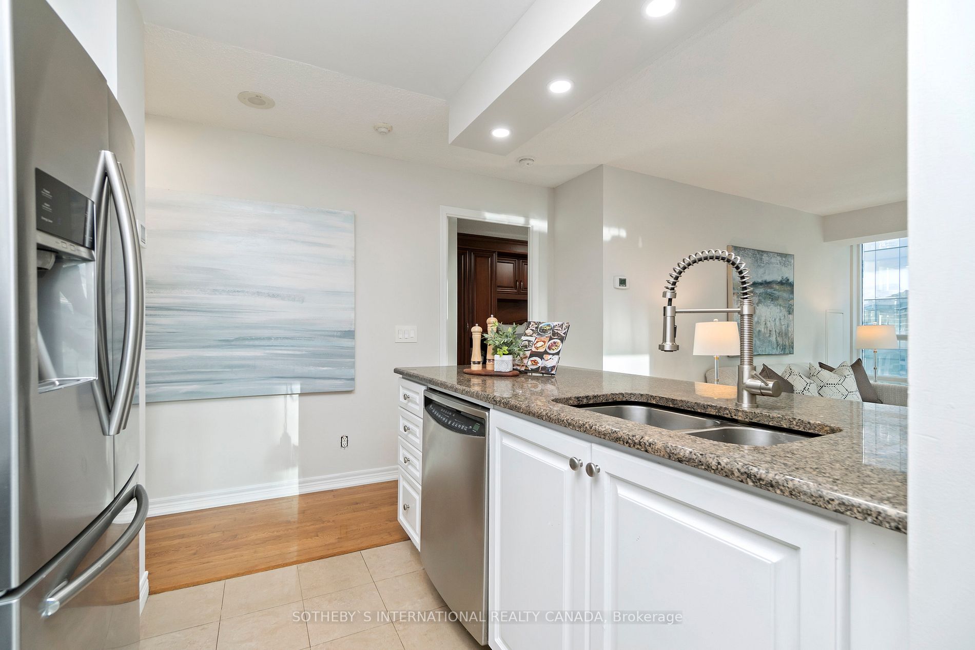30 Grand Trunk Cres, #2206