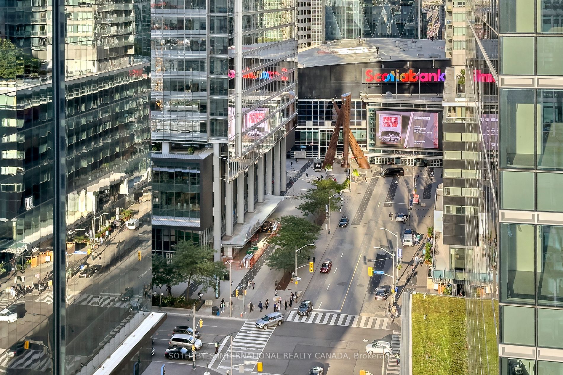 30 Grand Trunk Cres, #2206