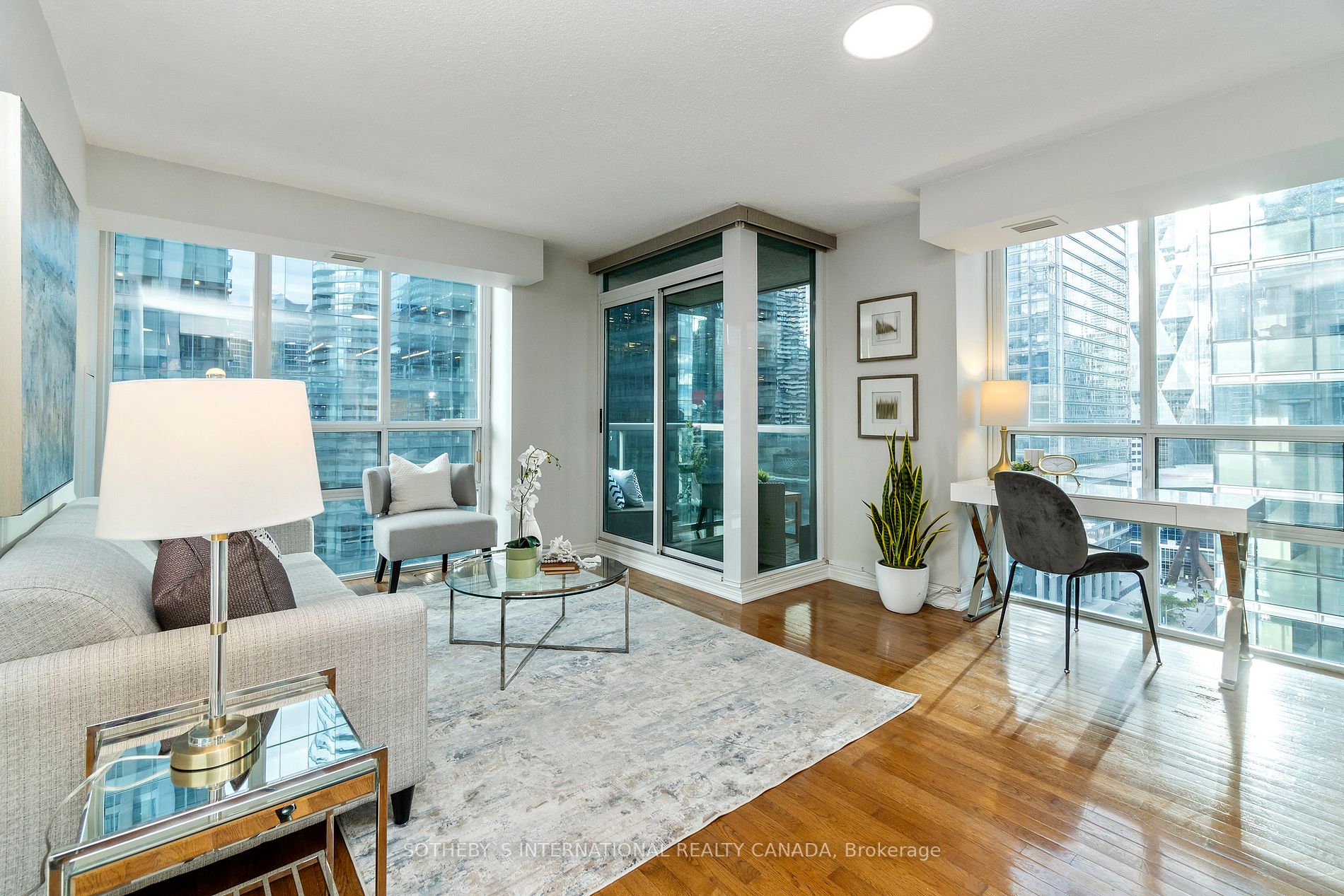 30 Grand Trunk Cres, #2206