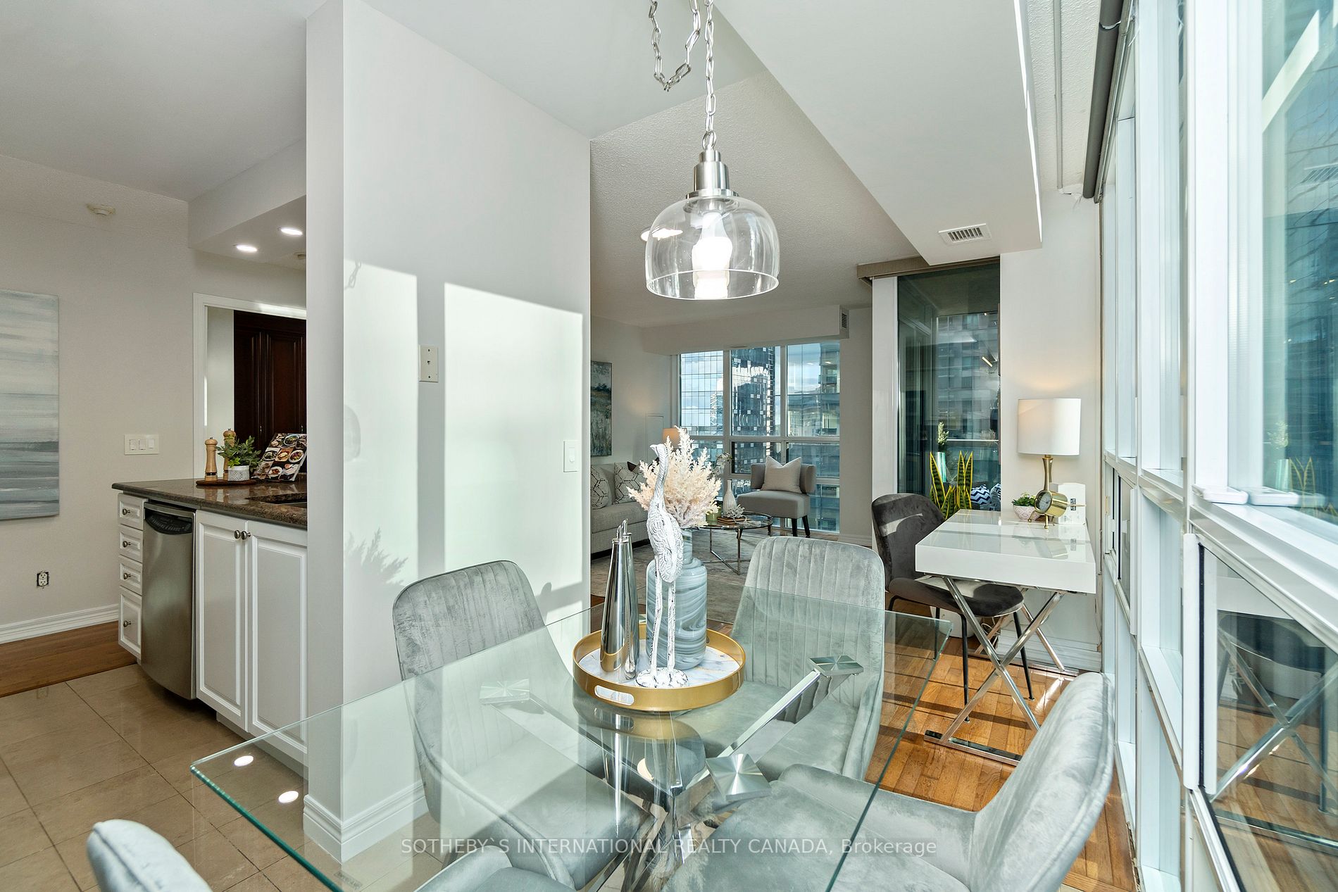 30 Grand Trunk Cres, #2206
