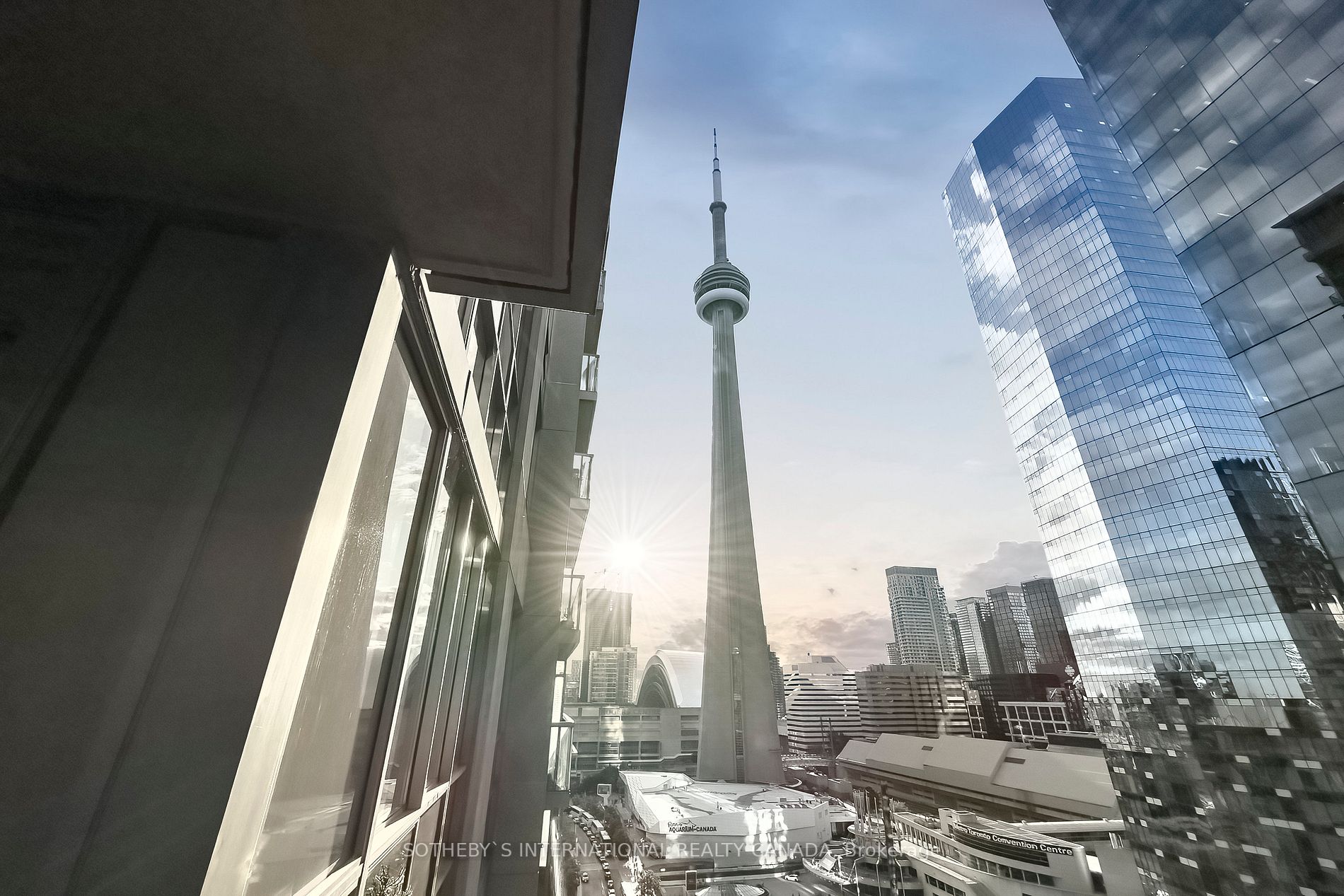 30 Grand Trunk Cres, #2206