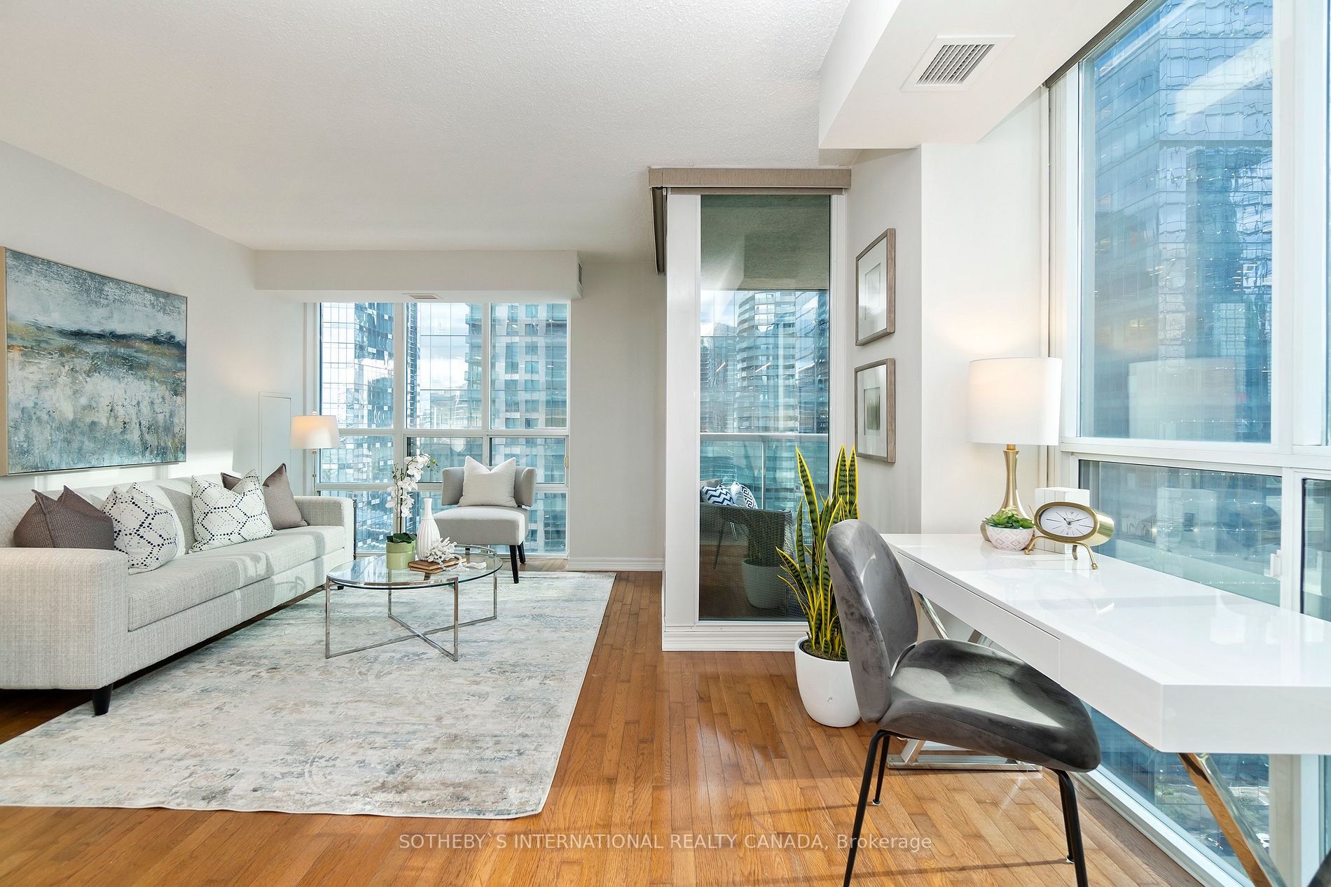 30 Grand Trunk Cres, #2206