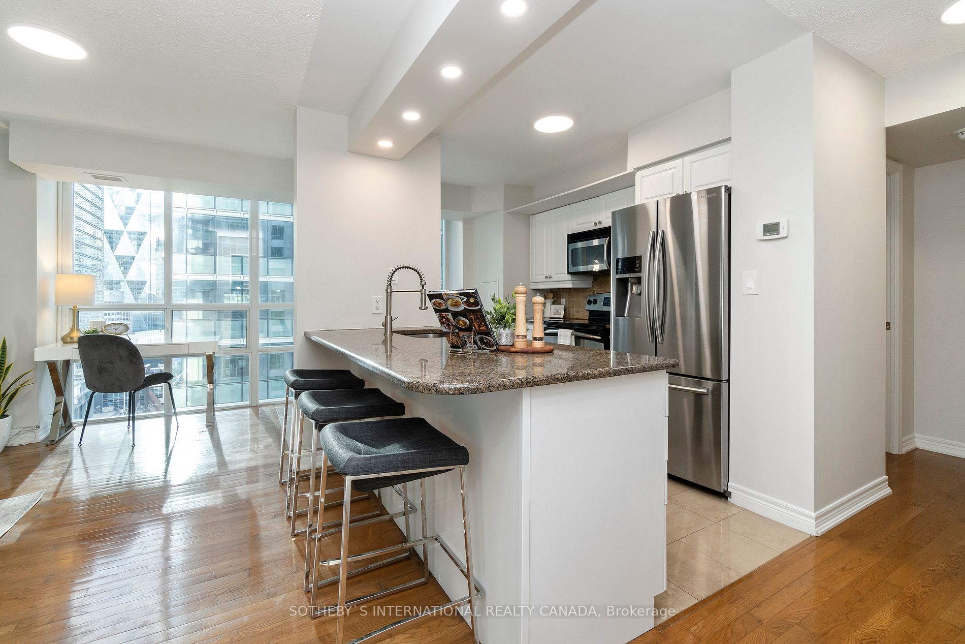 30 Grand Trunk Cres, #2206