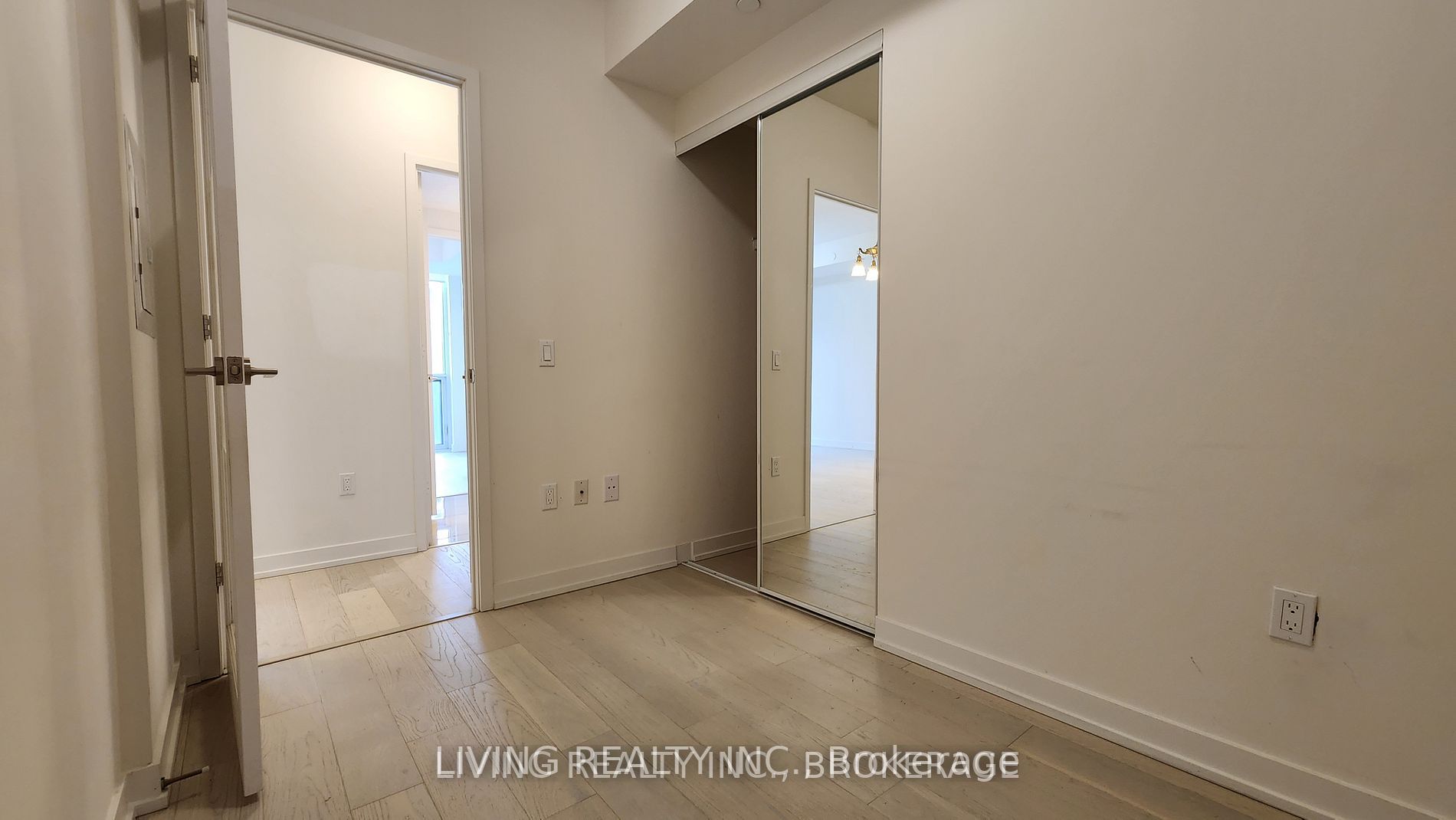1 Yorkville Ave, #3607