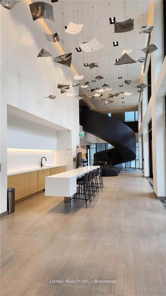 1 Yorkville Ave, #3607