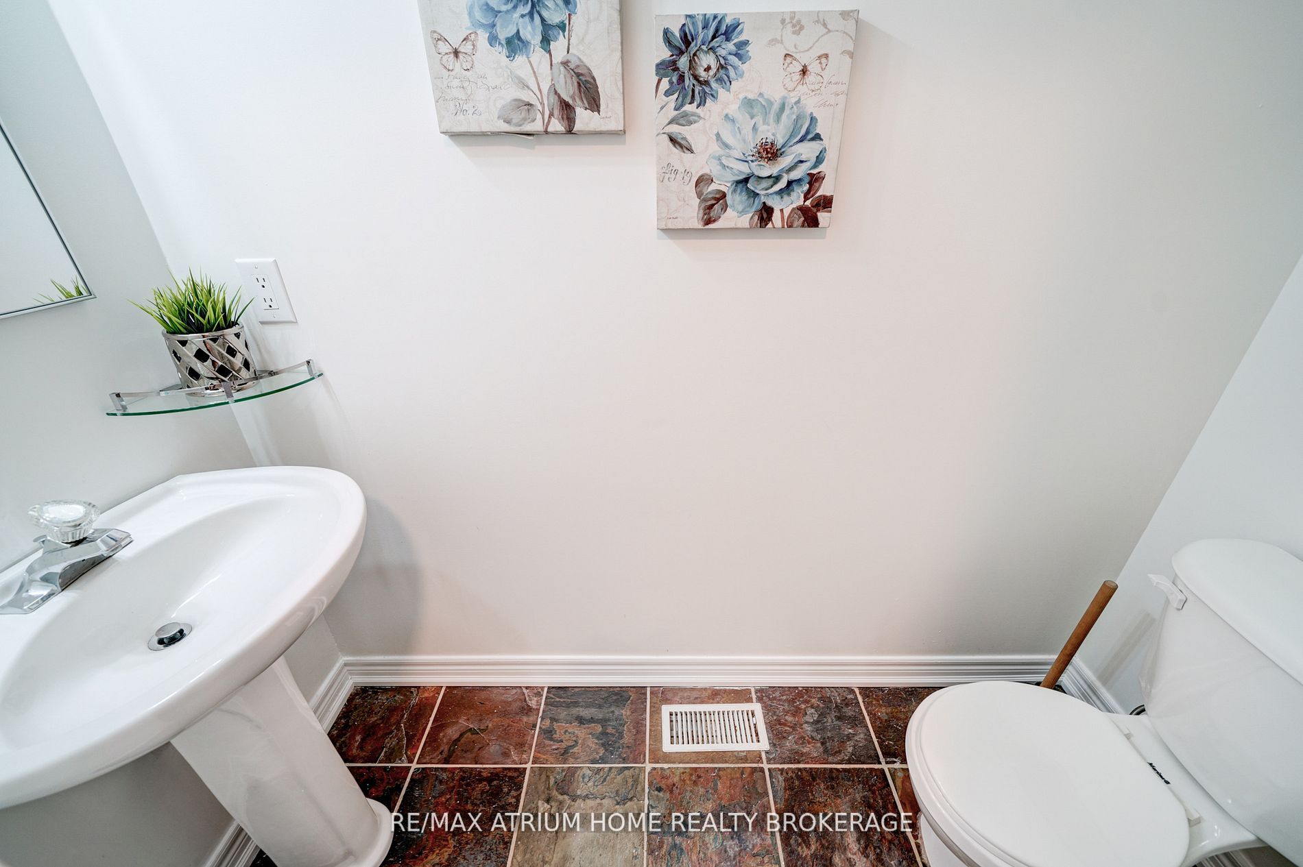 Listing C7004224 - Large Photo # 12