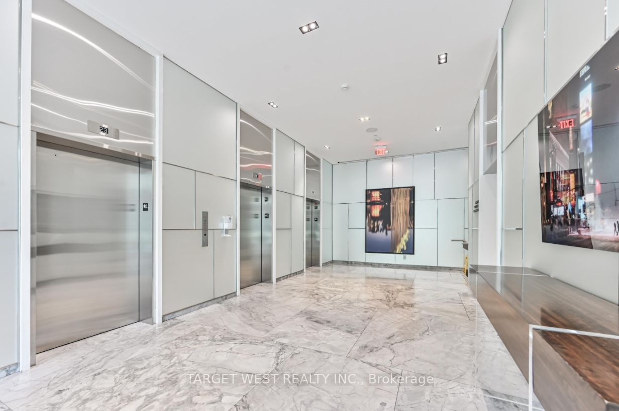 57 St Joseph St, #1305