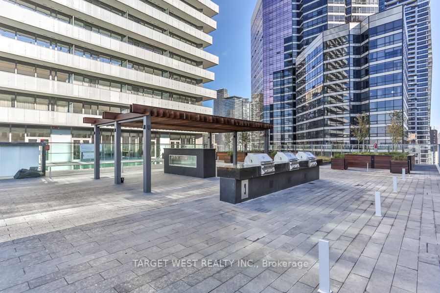 57 St Joseph St, #1305
