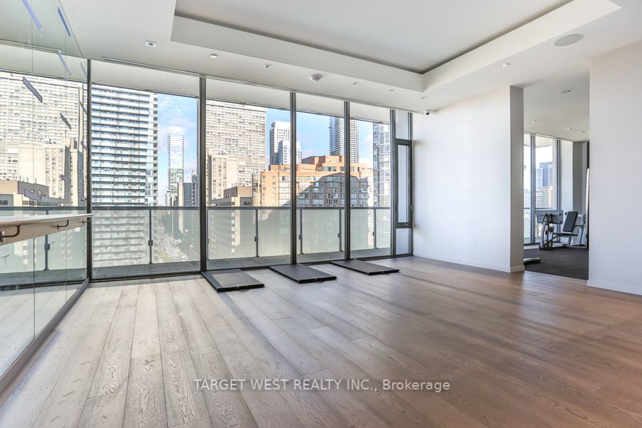 57 St Joseph St, #1305