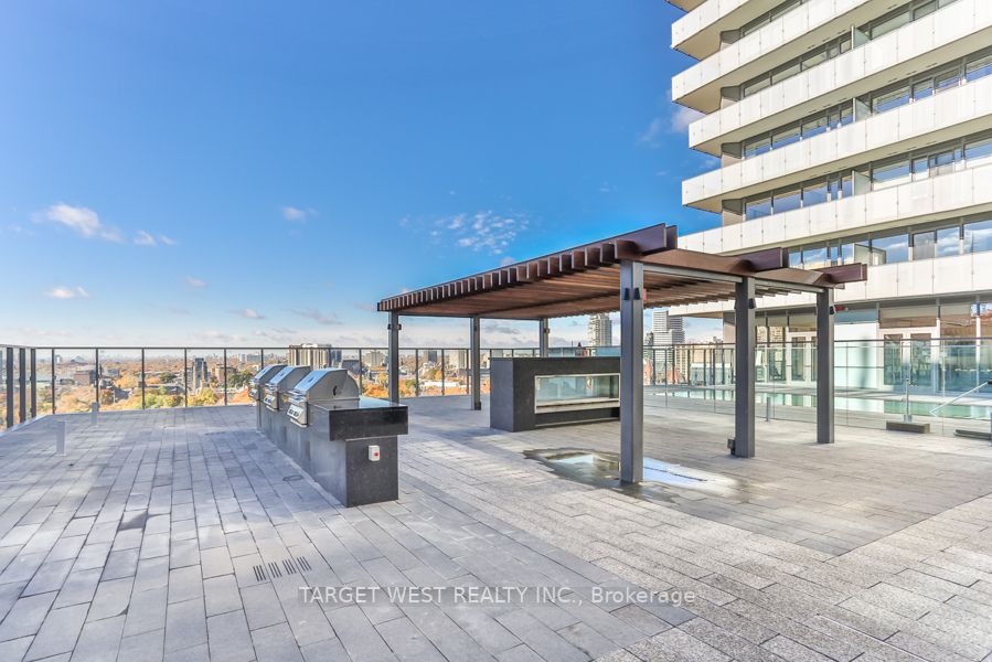 57 St Joseph St, #1305