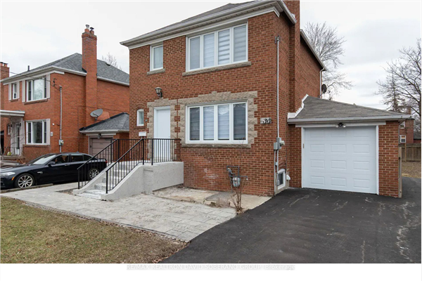 55 Raeburn Ave, Toronto