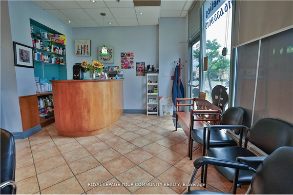 906 Sheppard Ave W, Toronto