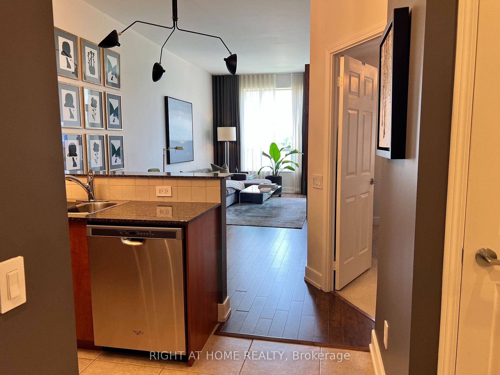 481 Rosewell Ave, #507