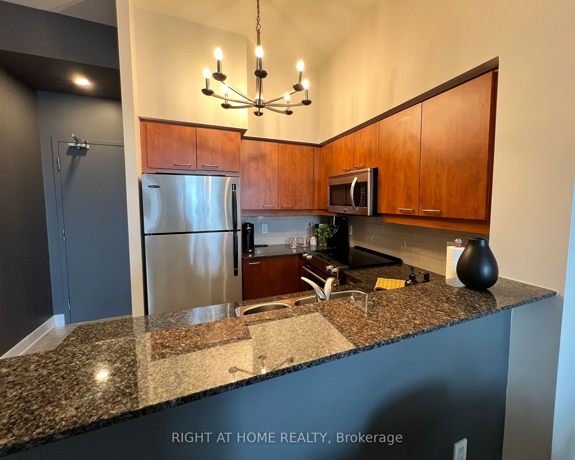 481 Rosewell Ave, #507