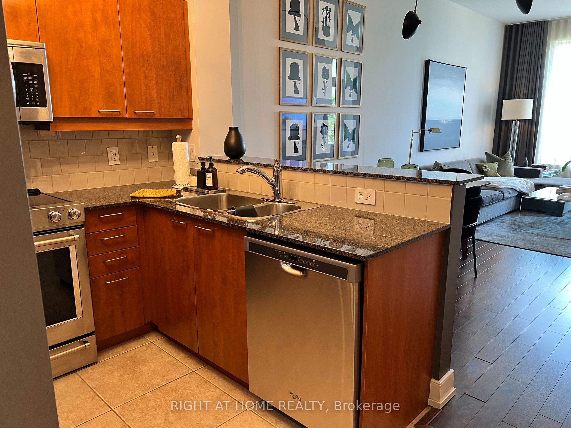 481 Rosewell Ave, #507