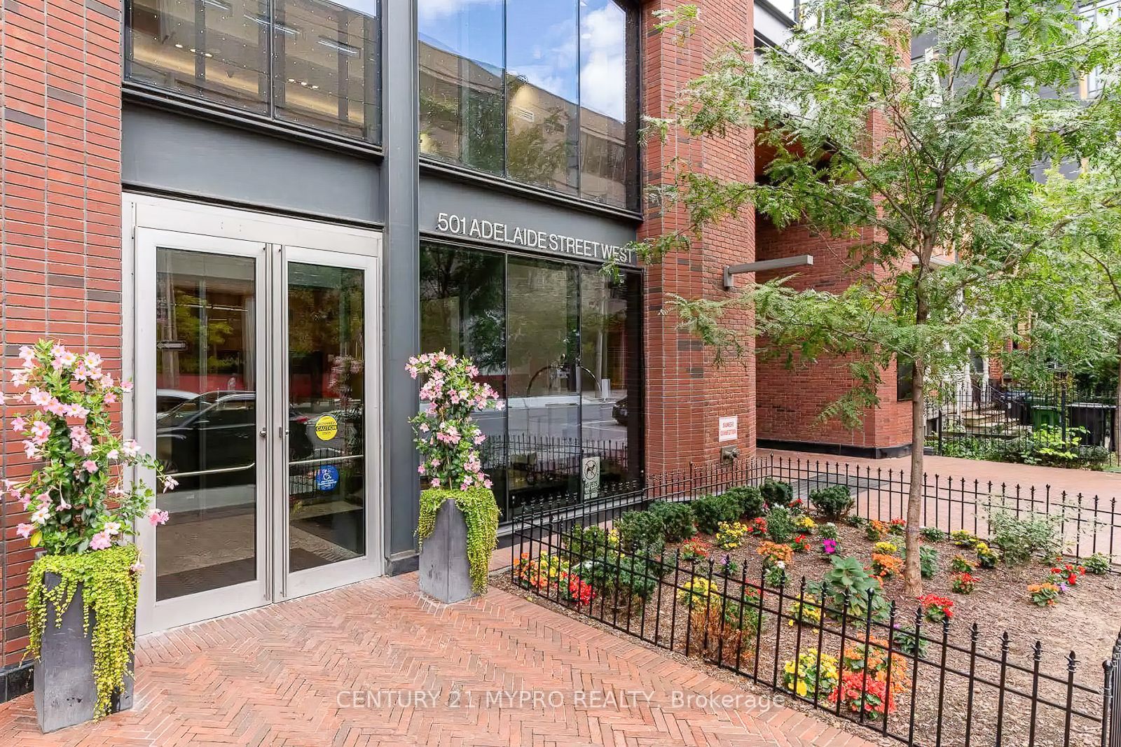 501 Adelaide St W, #1010