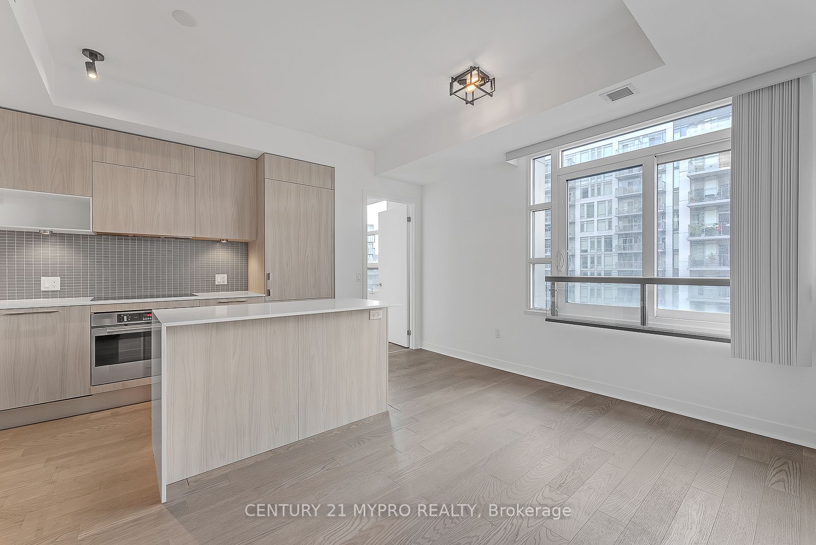 501 Adelaide St W, #1010