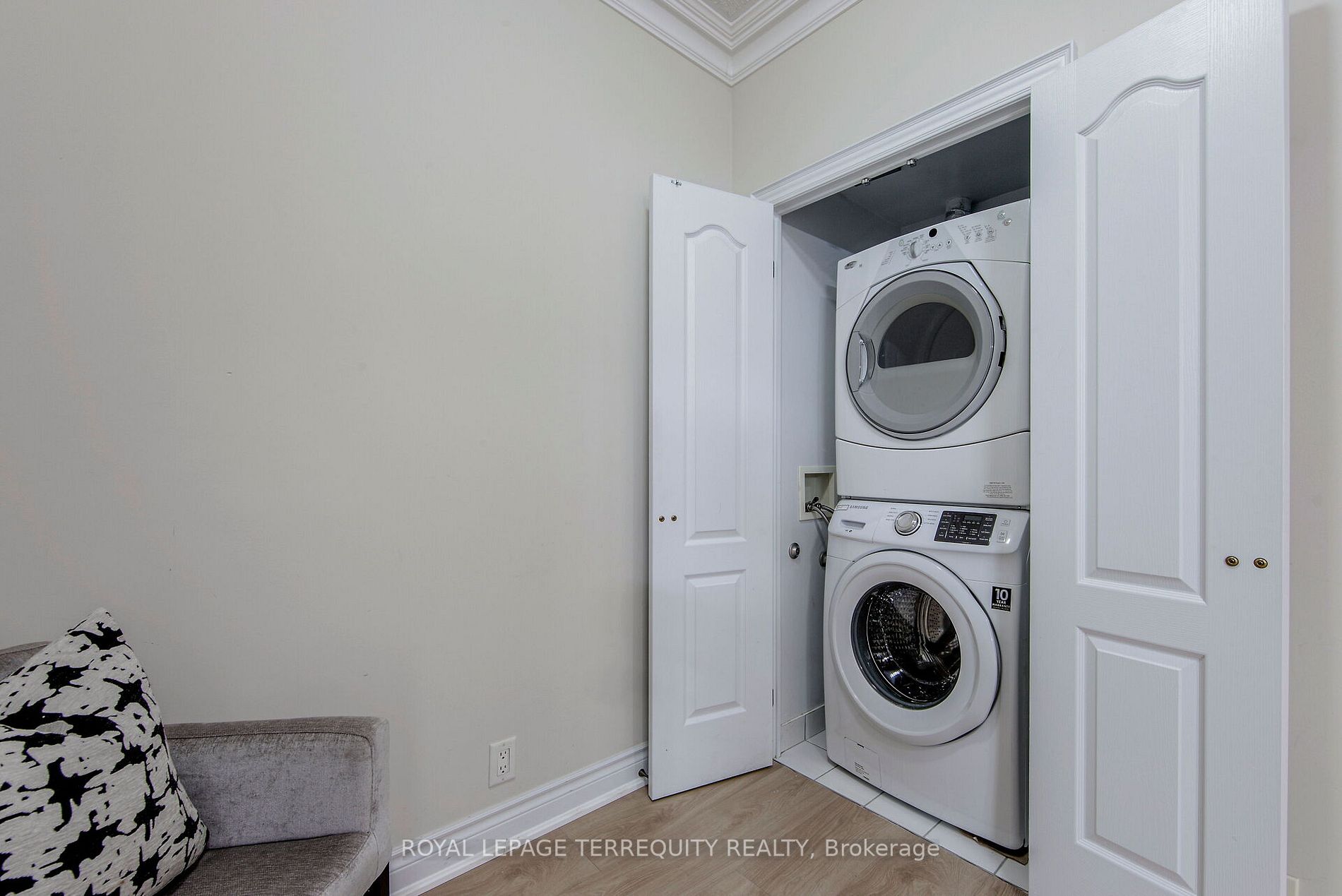 Listing C7004672 - Large Photo # 8