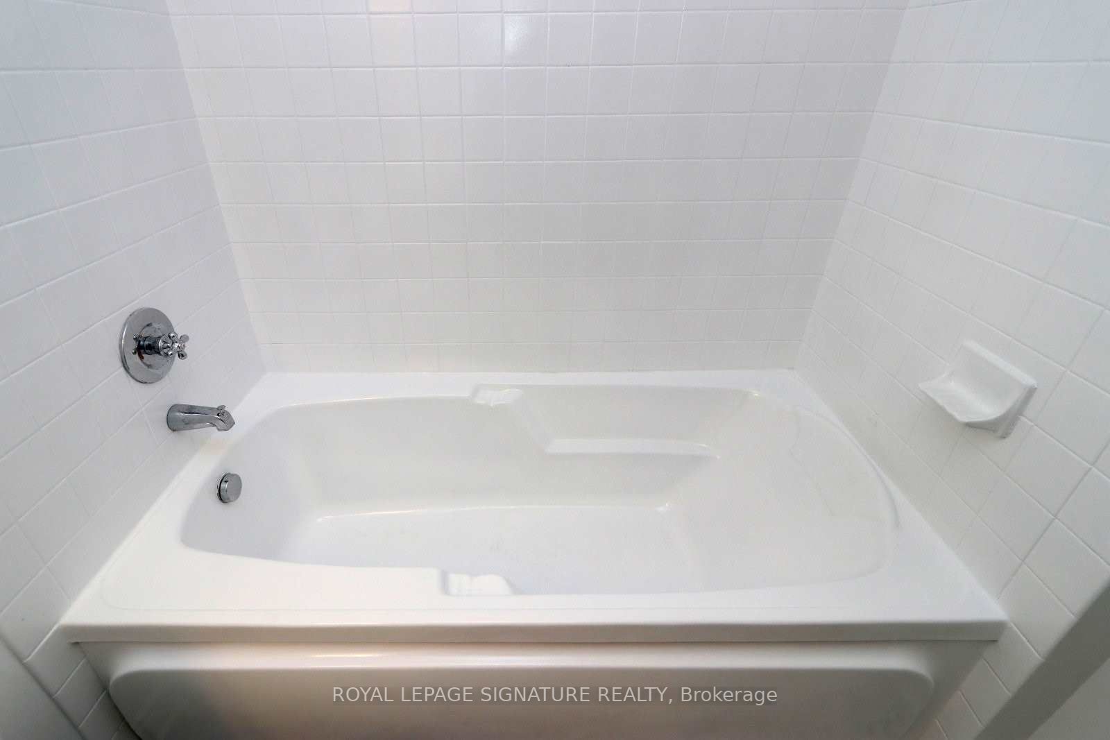 766 King St W, #205