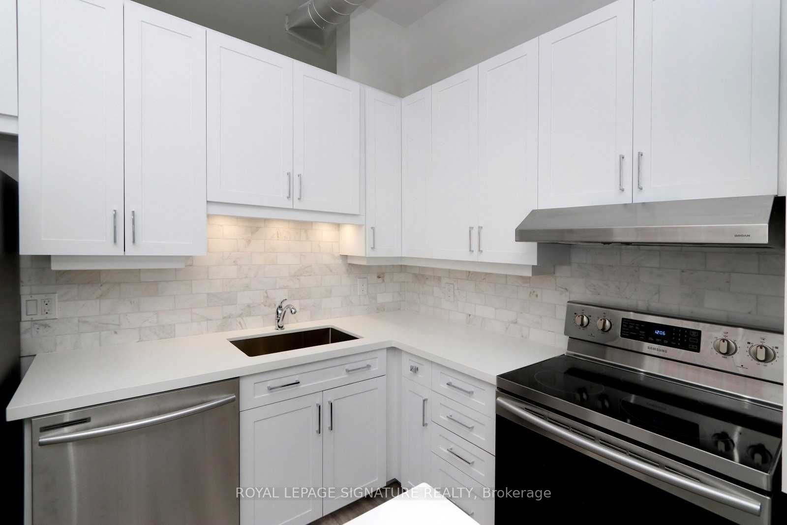 766 King St W, #205