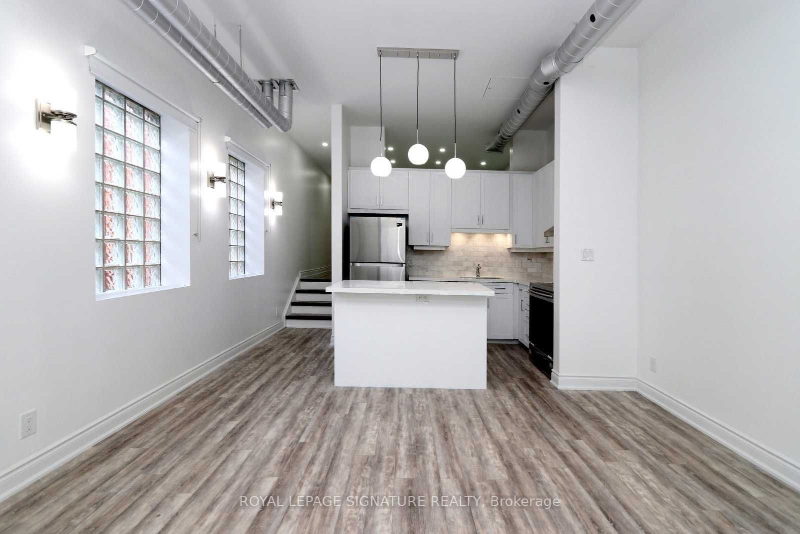 766 King St W, #205