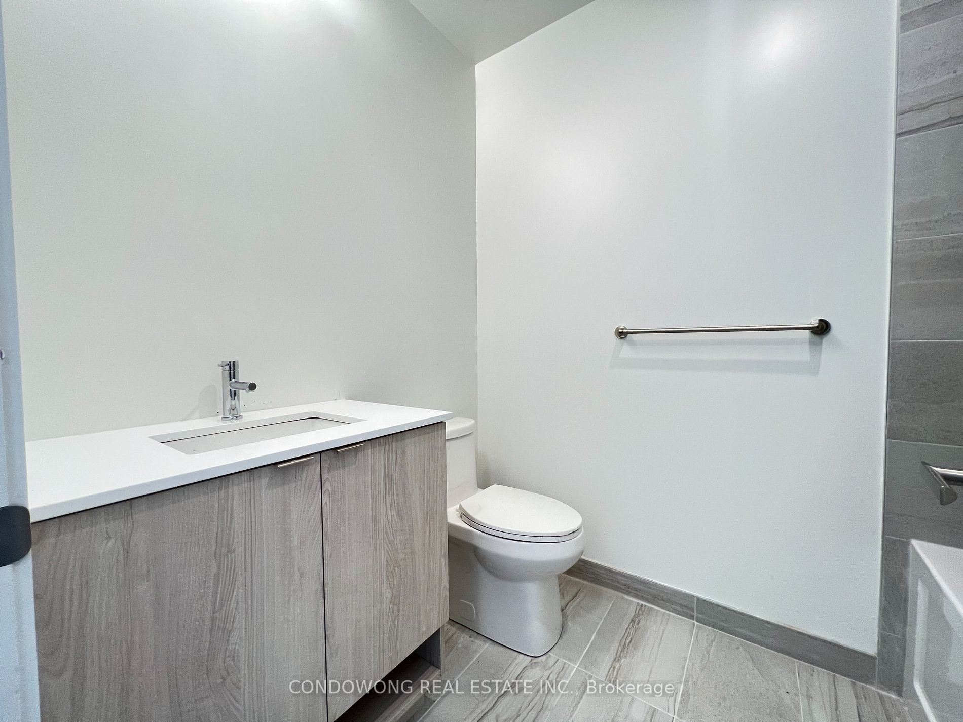 138 Downes Street, #PH210