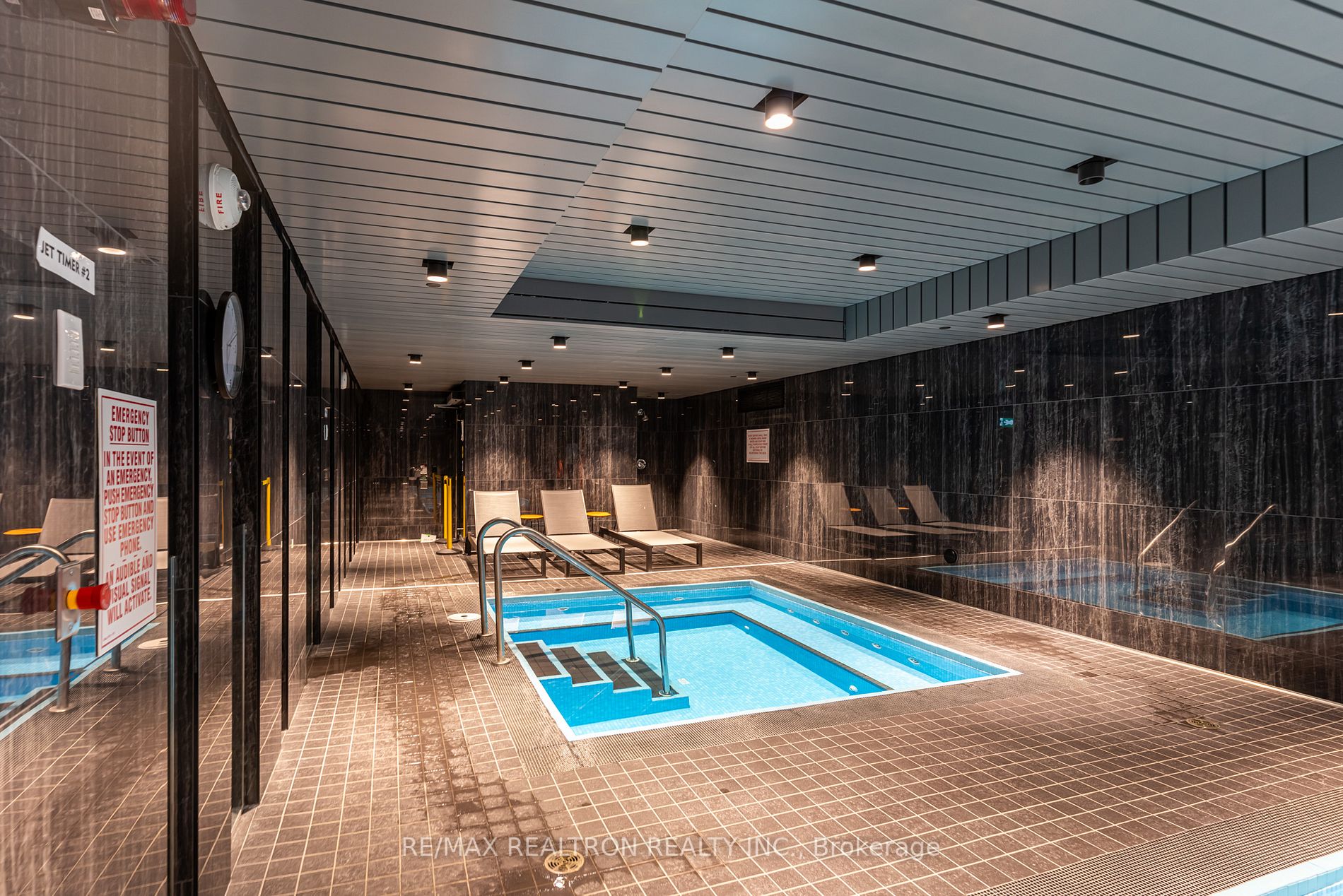 2221 Yonge St, #2911