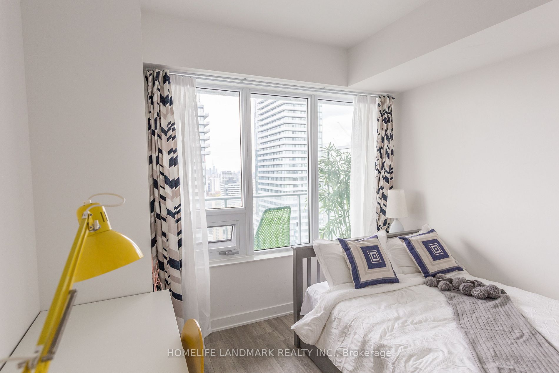 195 Redpath Ave, #3106