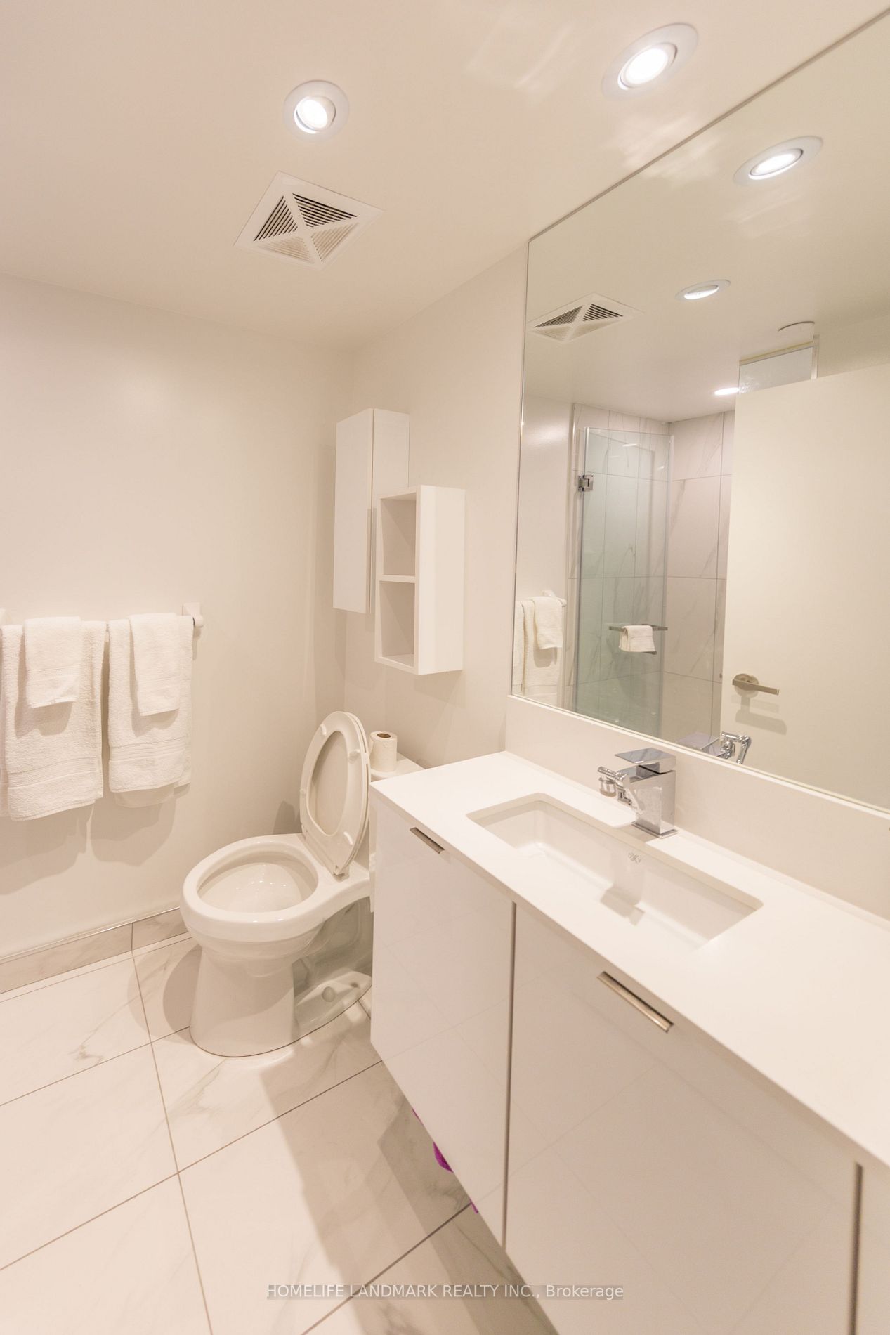 195 Redpath Ave, #3106
