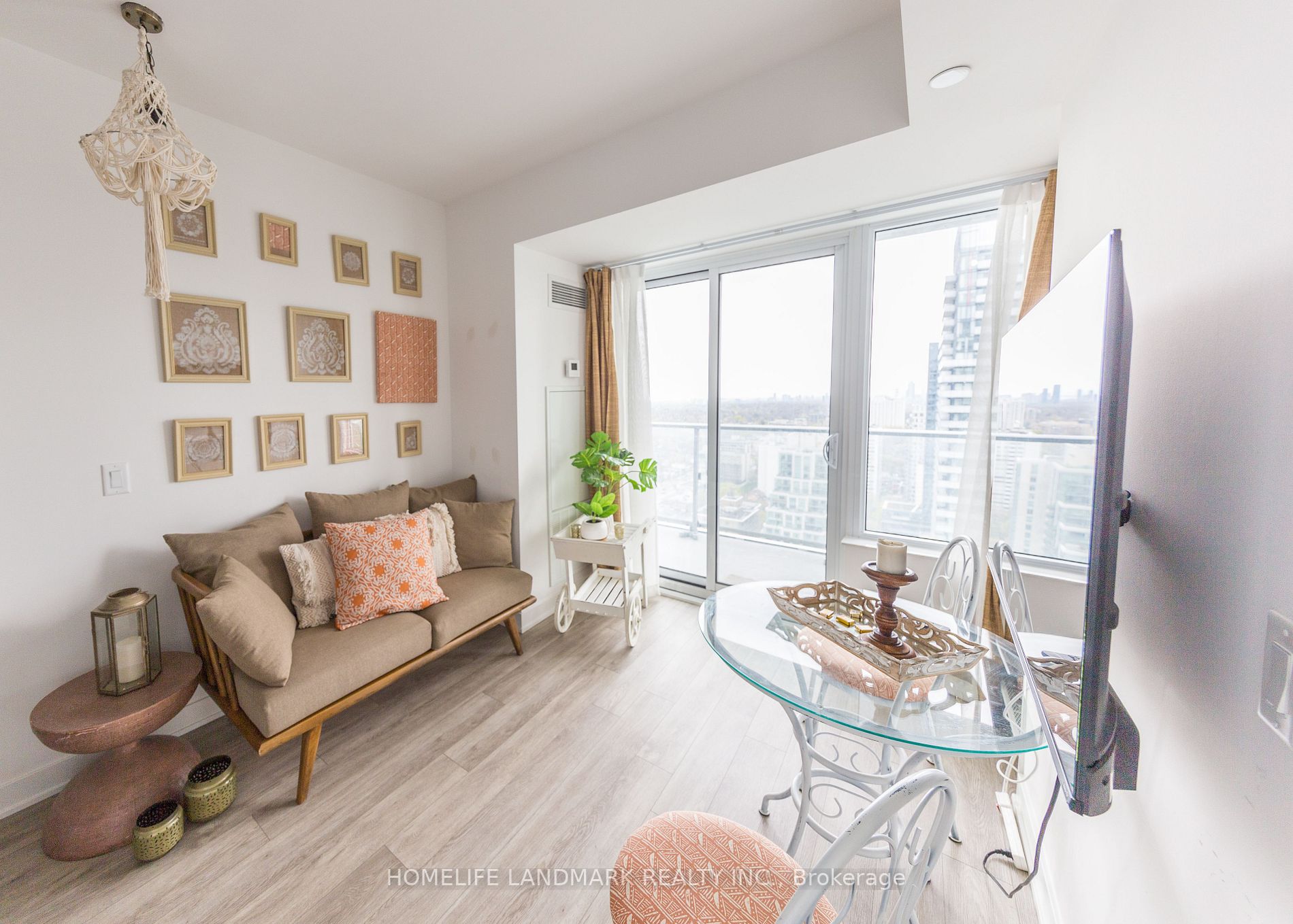 195 Redpath Ave, #3106