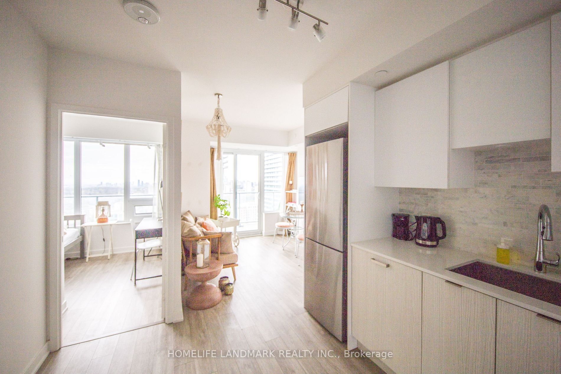 195 Redpath Ave, #3106