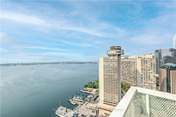 15 Queens Quay E, Toronto