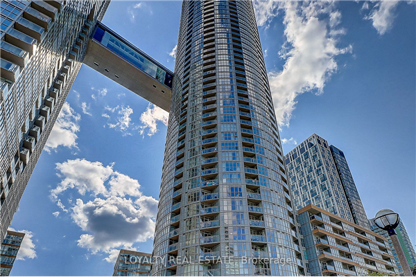 21 Iceboat Terr, Toronto