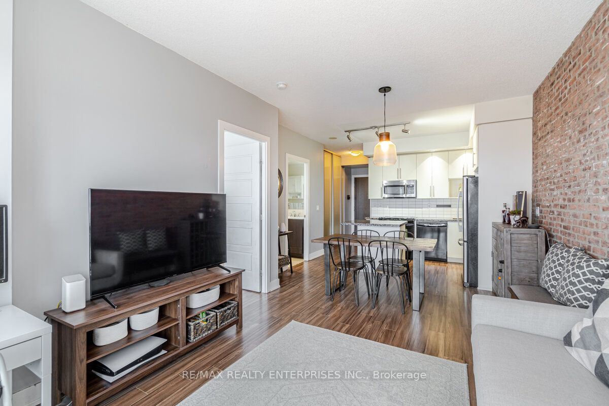28 Linden St, #3003