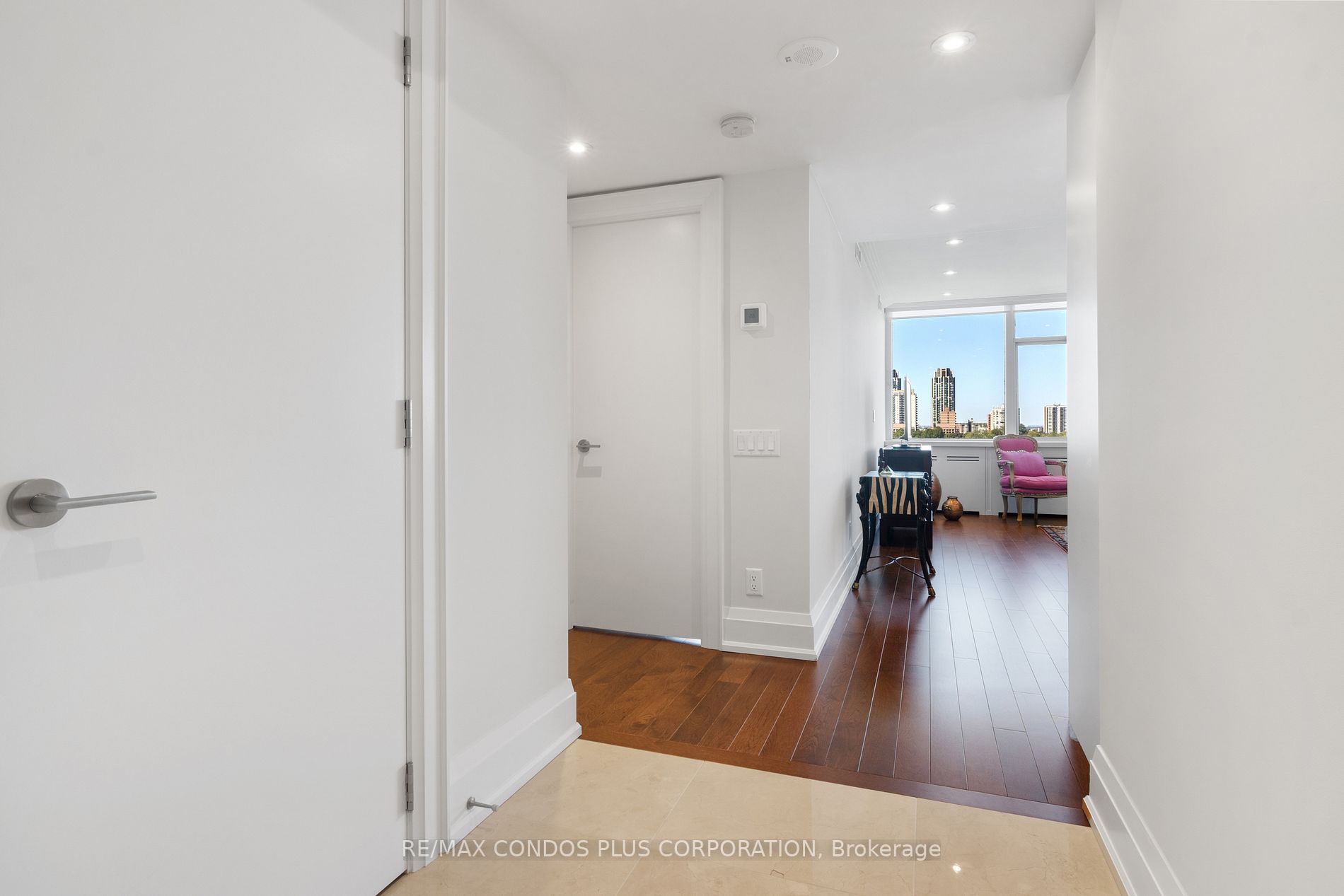 500 Avenue Rd, #1401