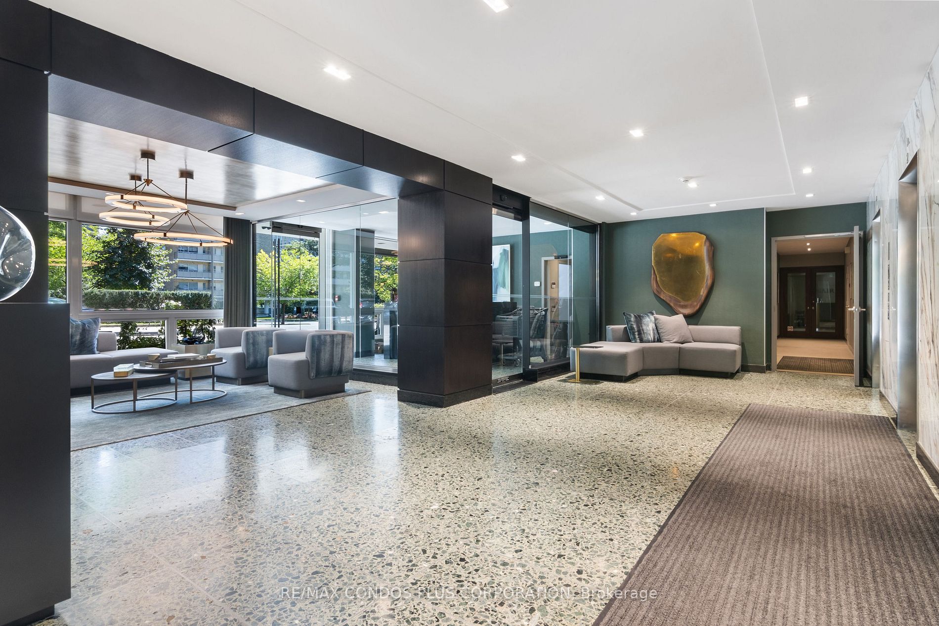 500 Avenue Rd, #1401