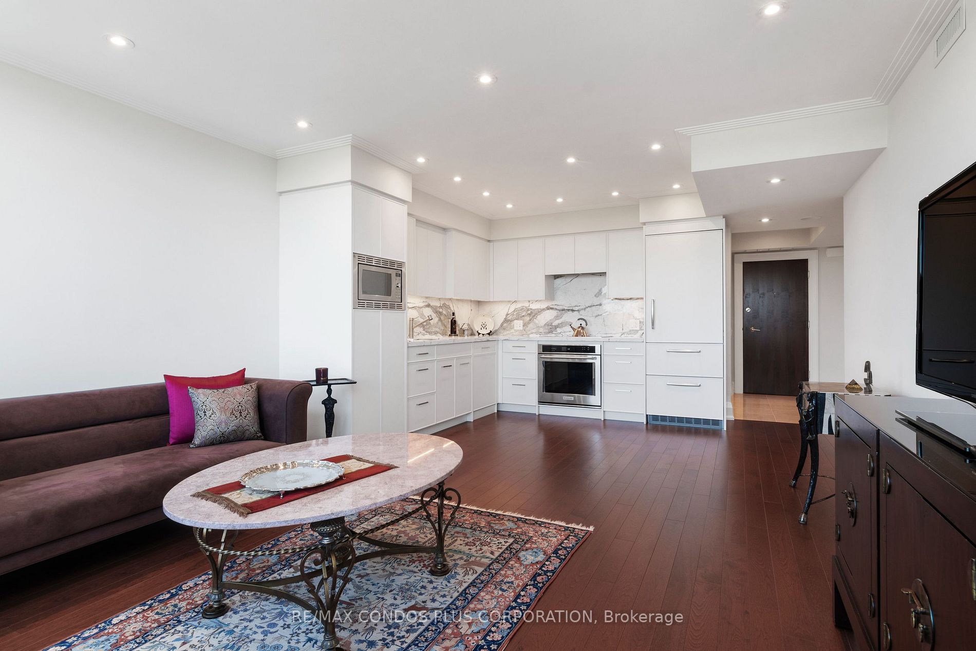 500 Avenue Rd, #1401
