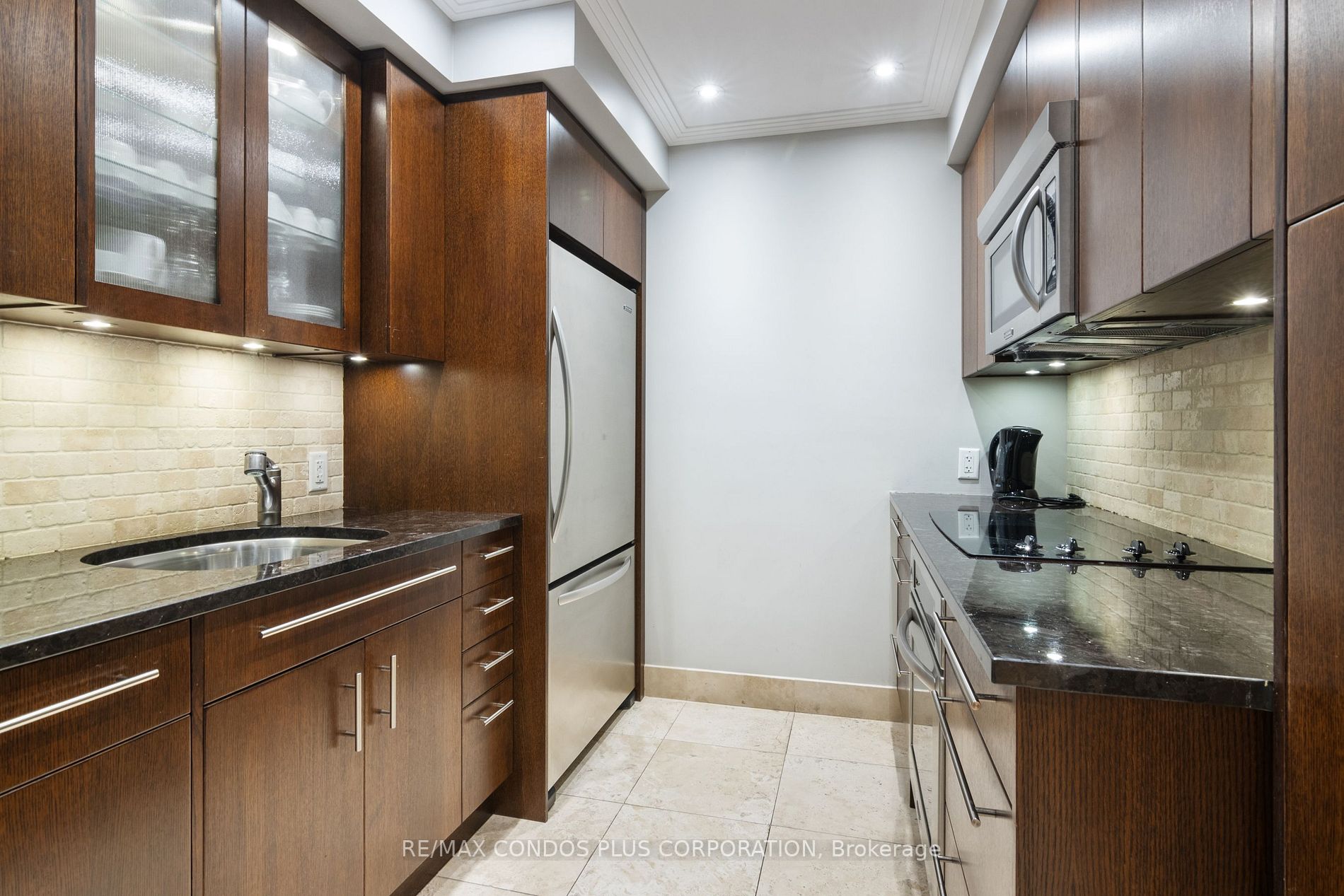500 Avenue Rd, #1401
