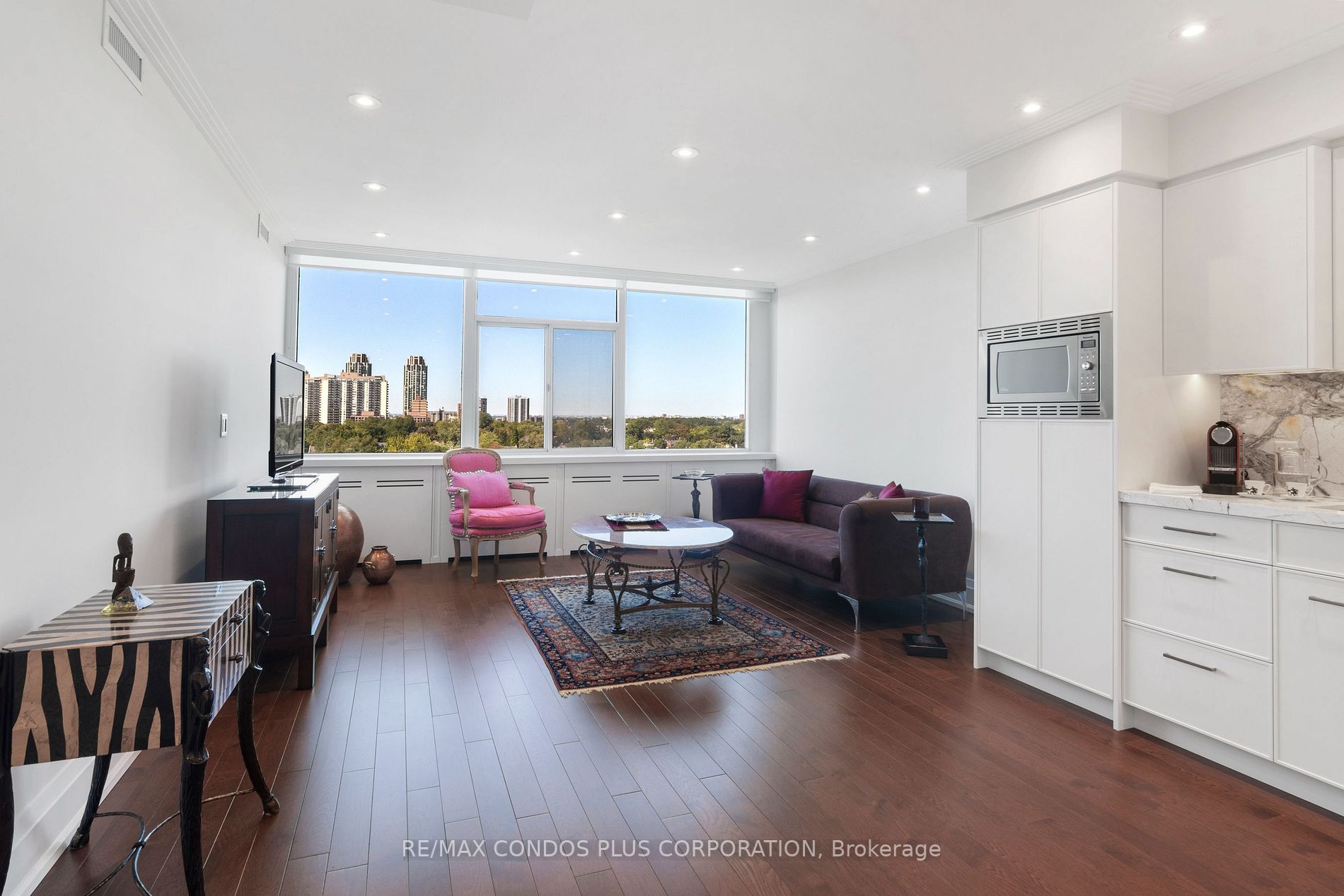 500 Avenue Rd, #1401