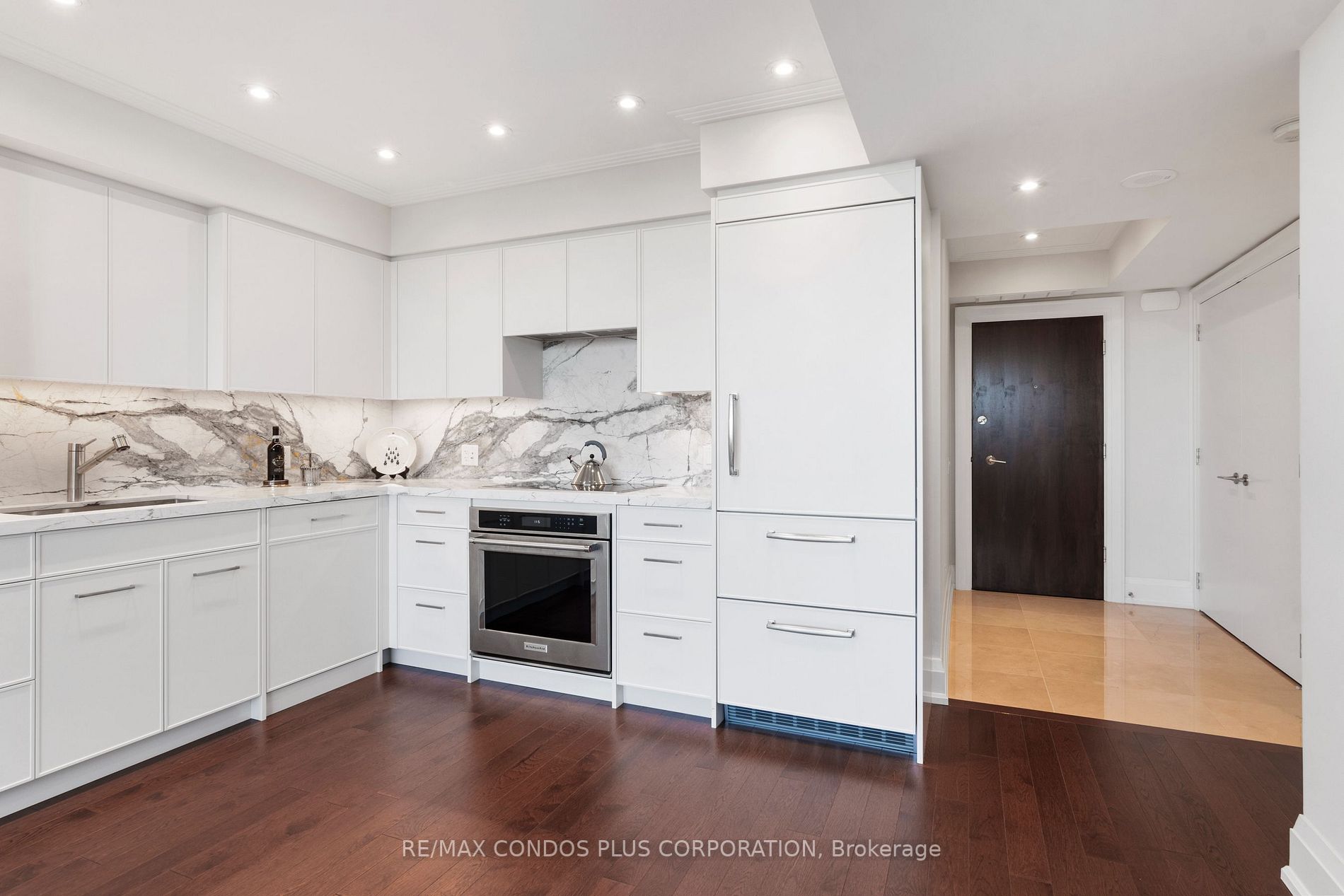 500 Avenue Rd, #1401