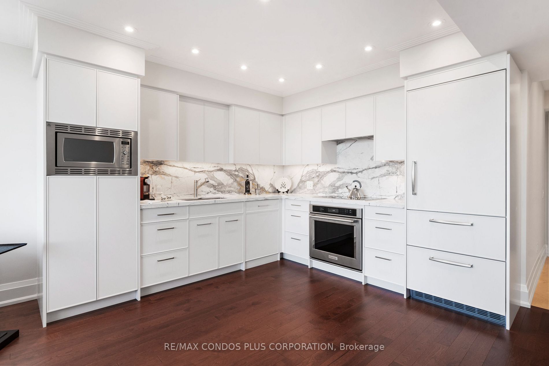 500 Avenue Rd, #1401