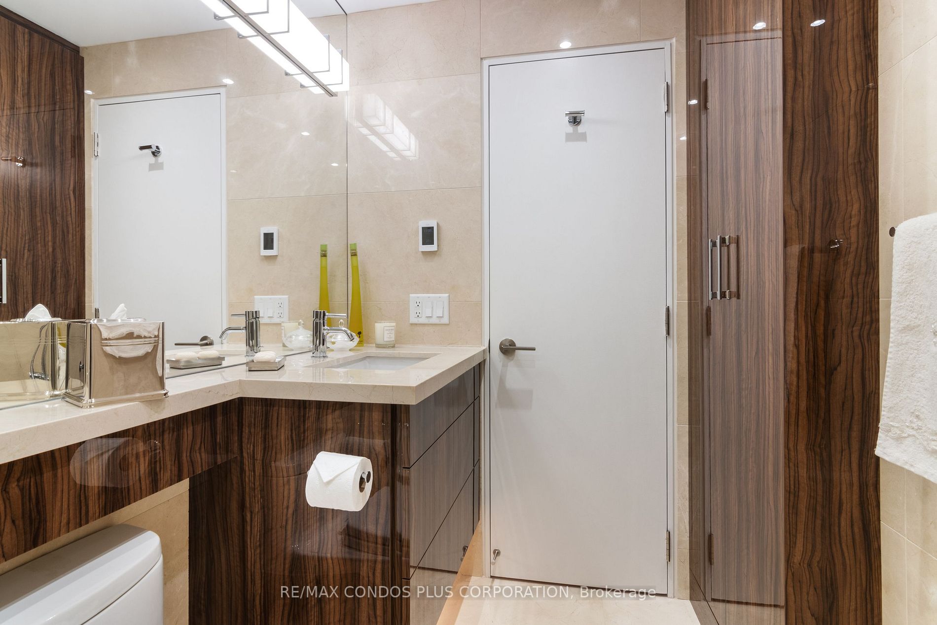 500 Avenue Rd, #1401