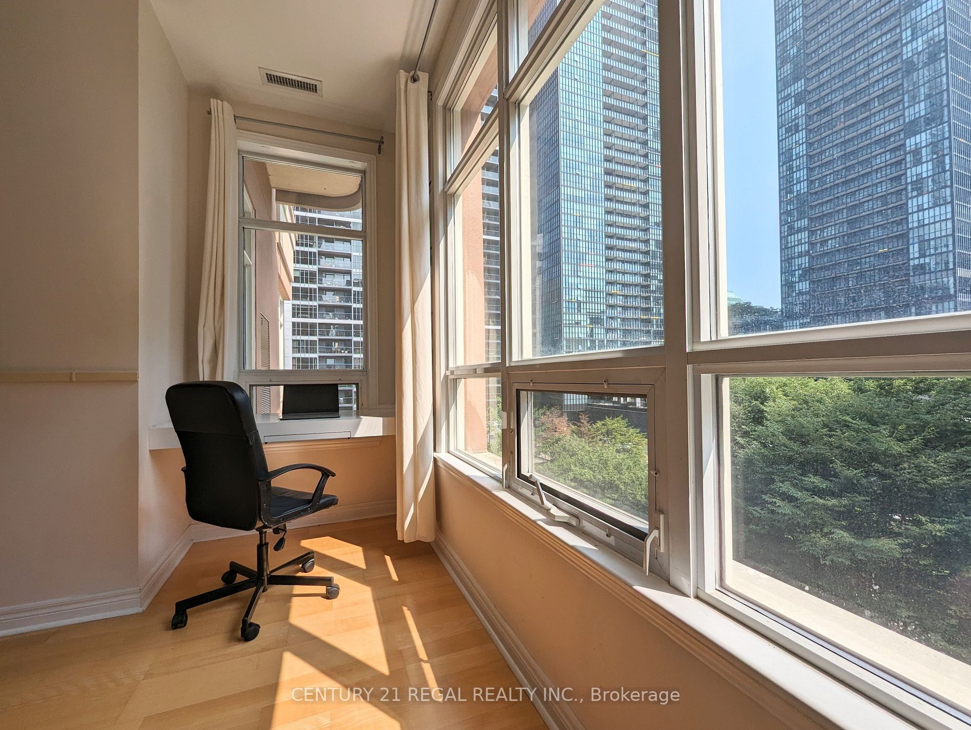 100 Hayden St, #404