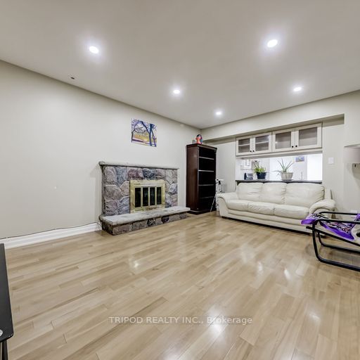Listing C7005708 - Large Photo # 8