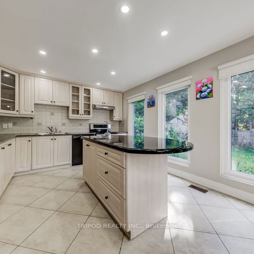 Listing C7005708 - Large Photo # 14