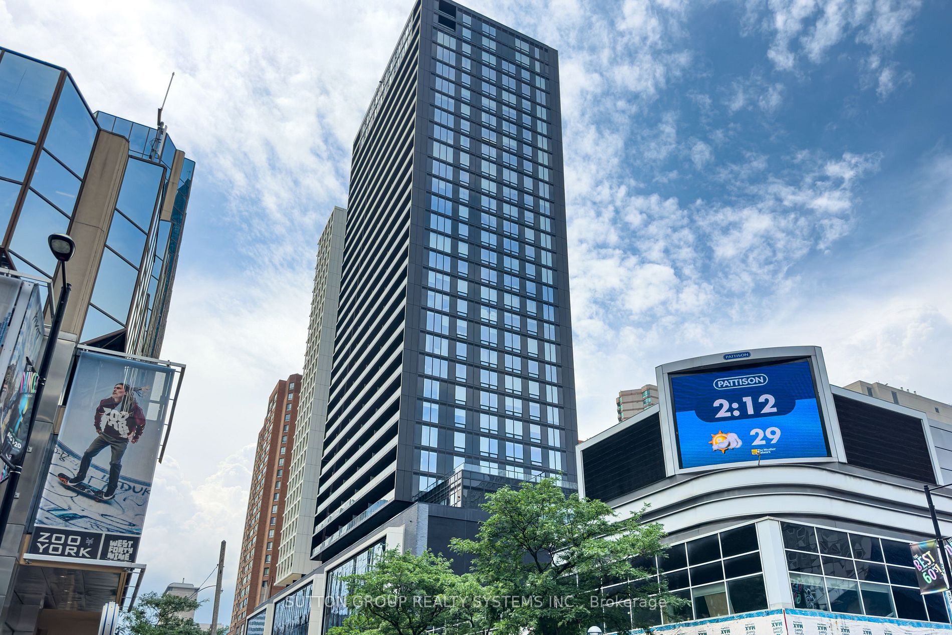 20 Edward St, #404