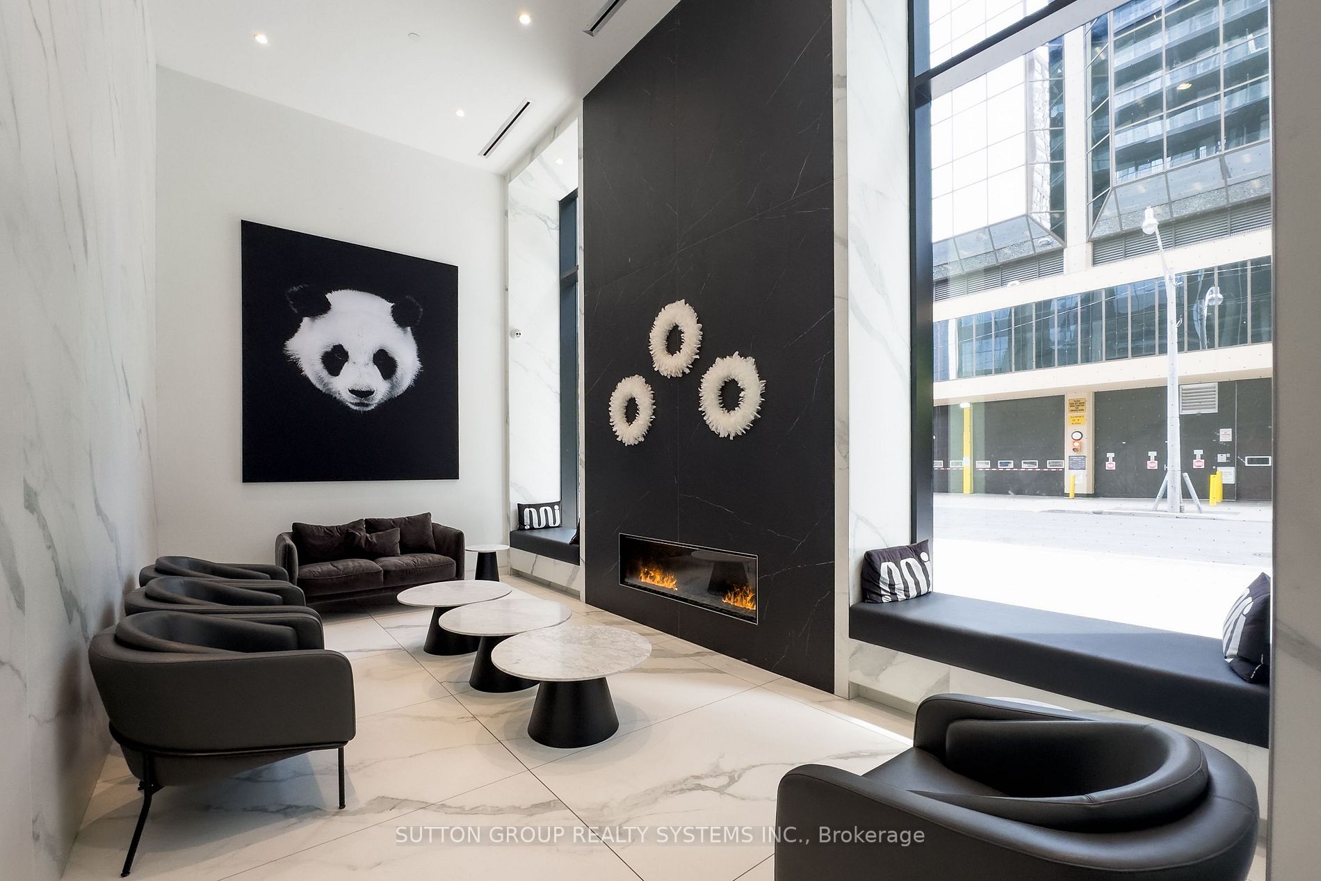 20 Edward St, #404